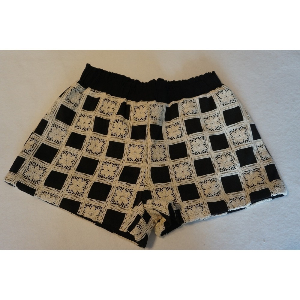 Jacquie The Label Womens Black Cream Crochet Floral Checkered Shorts Size L